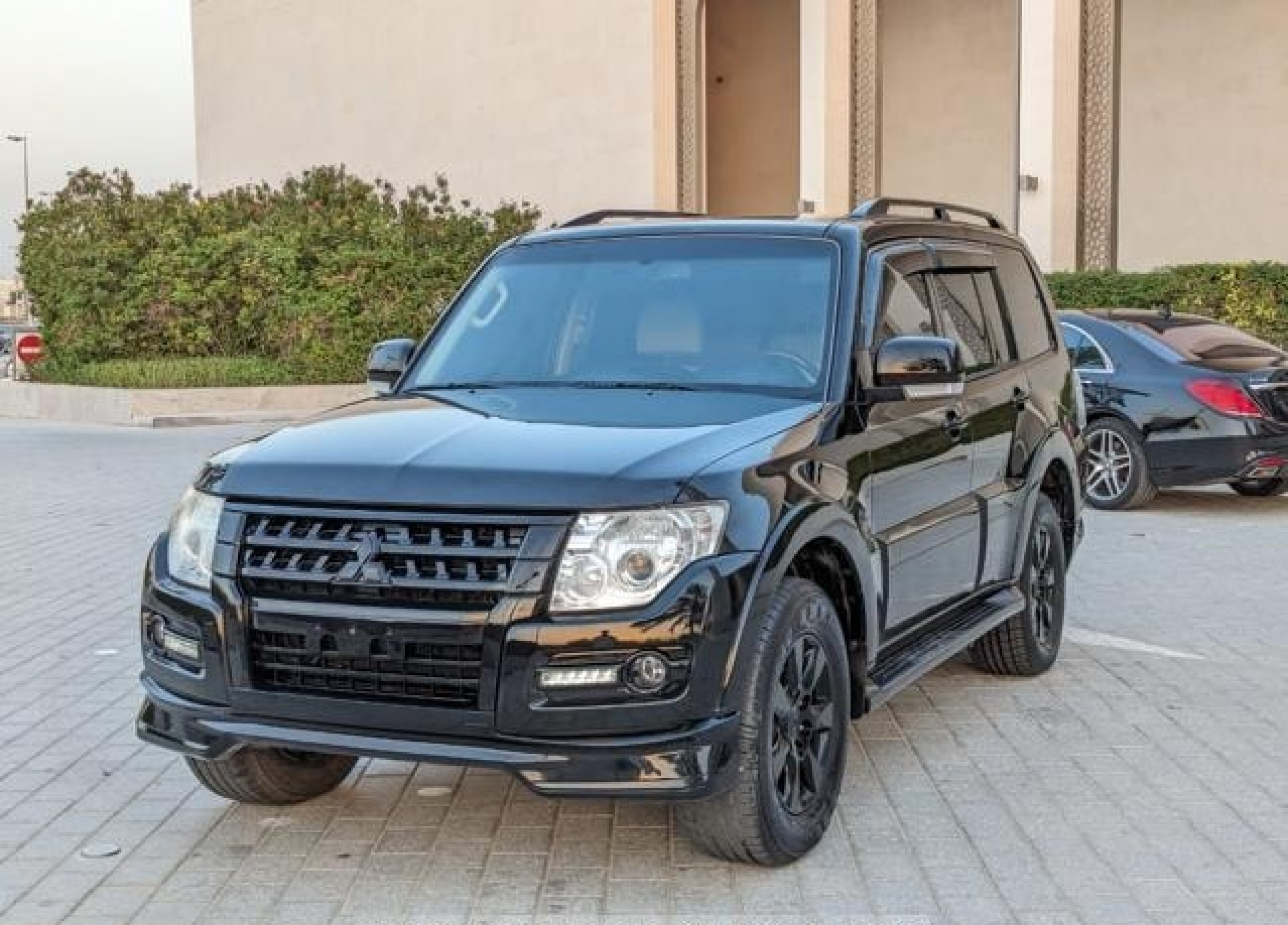 MITSUBISHI Pajero