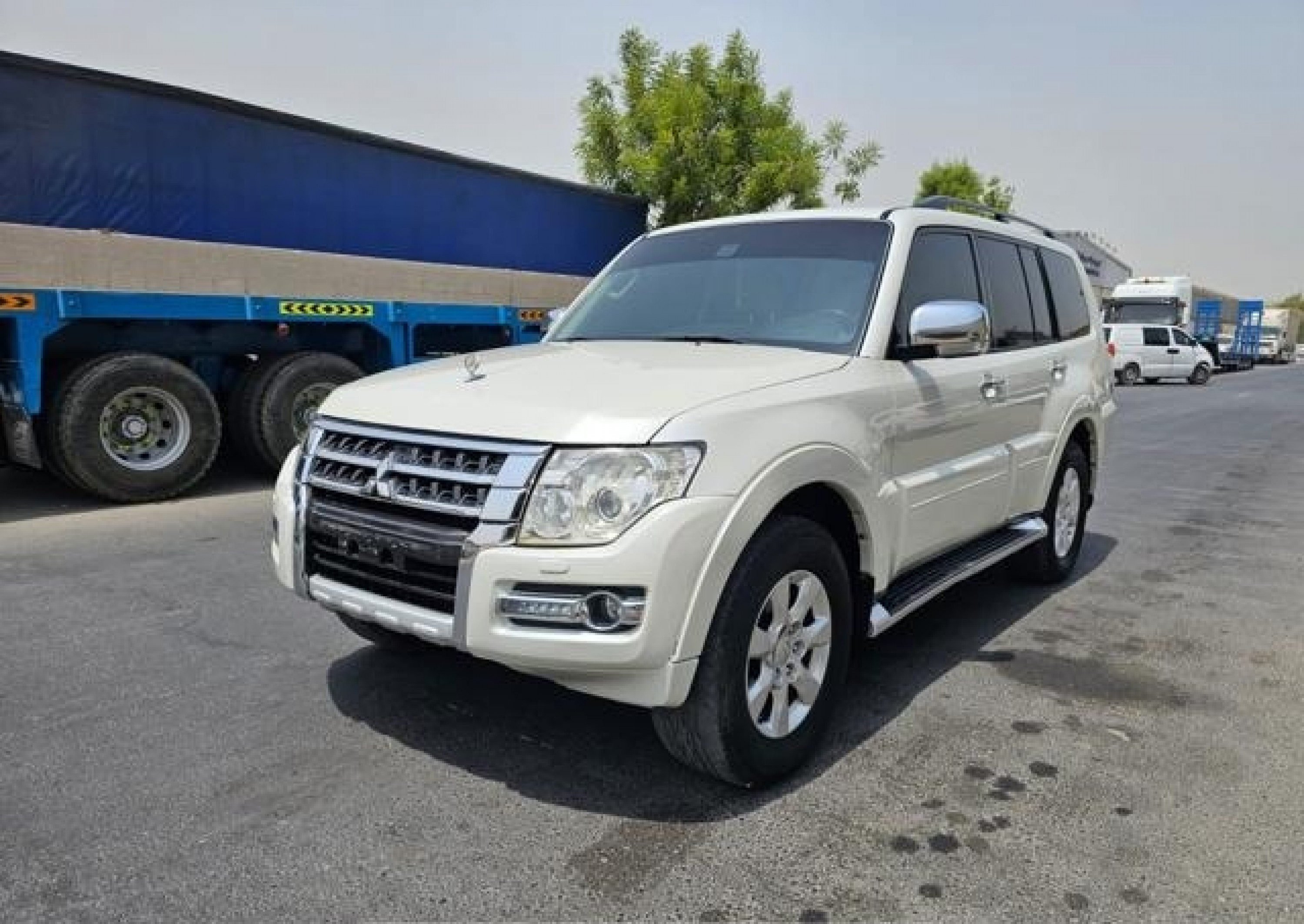 MITSUBISHI Pajero