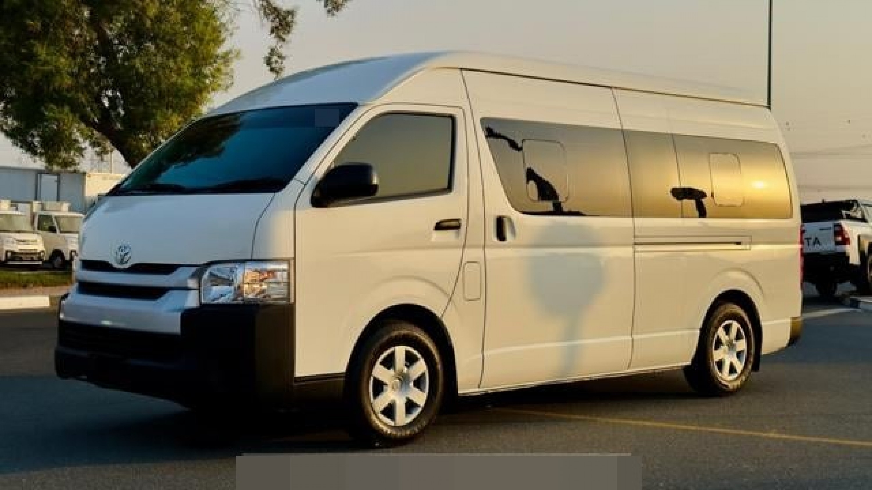 TOYOTA HIACE