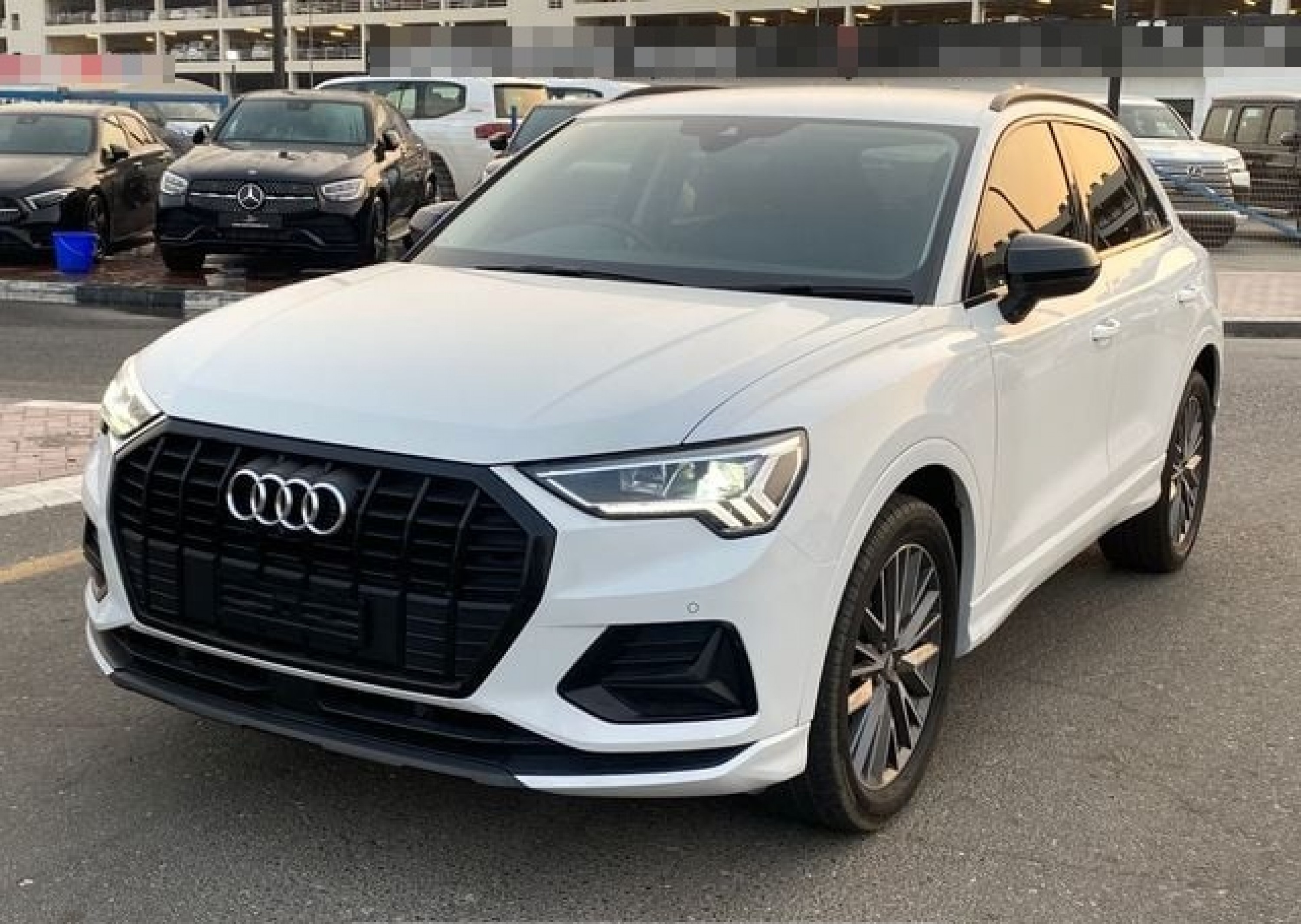 AUDI Q3