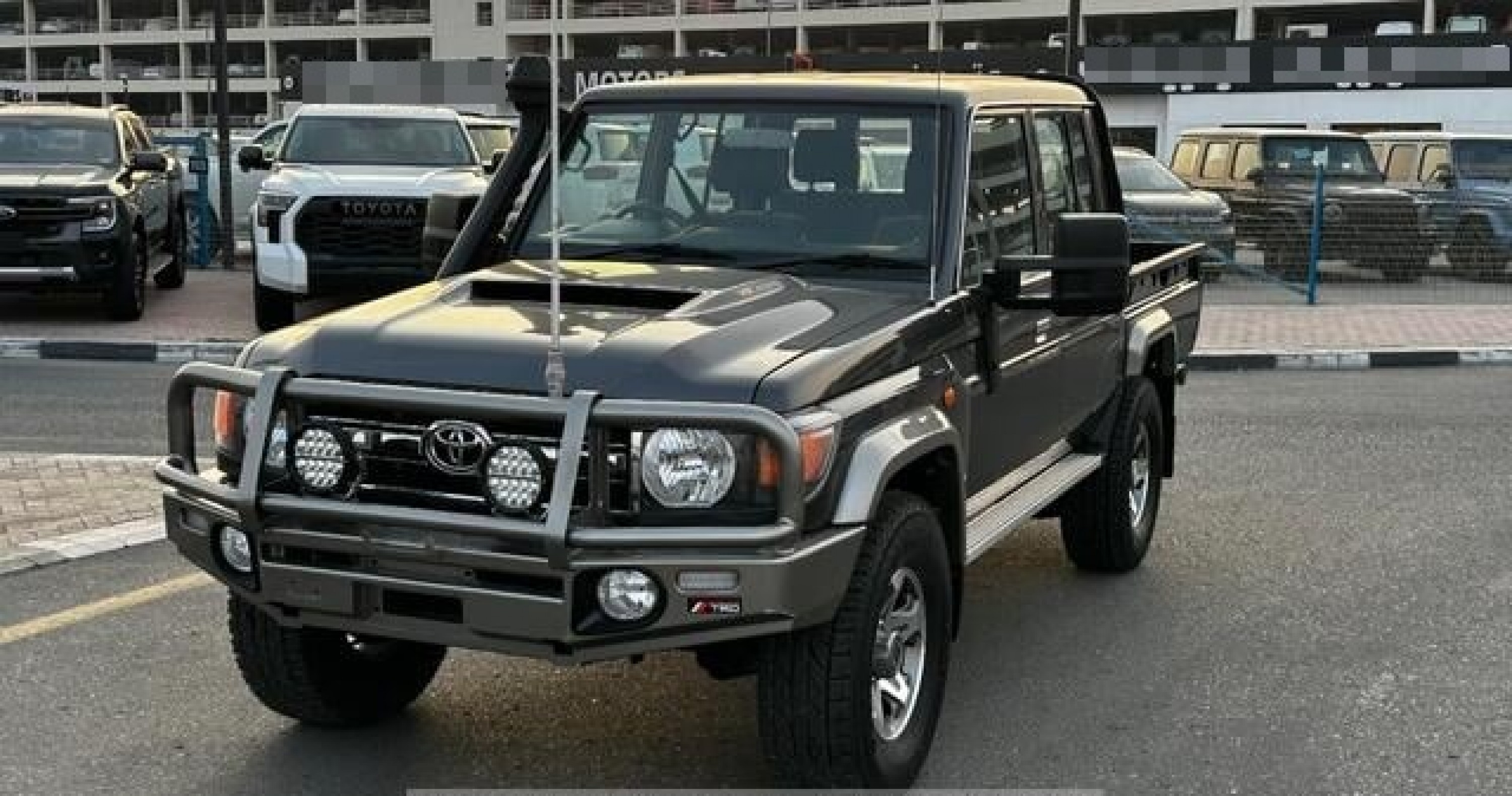 TOYOTA Land Cruiser