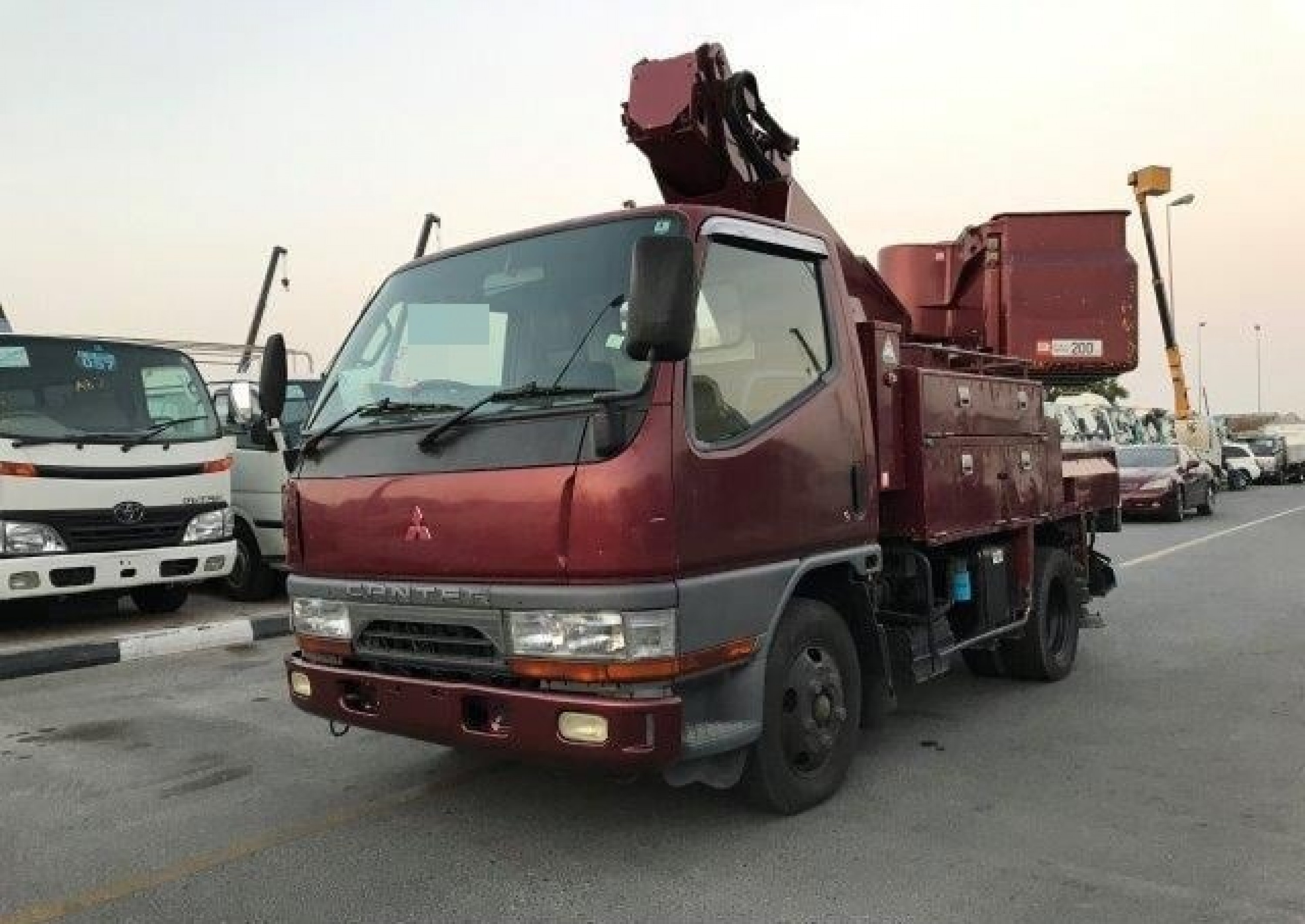 MITSUBISHI Canter