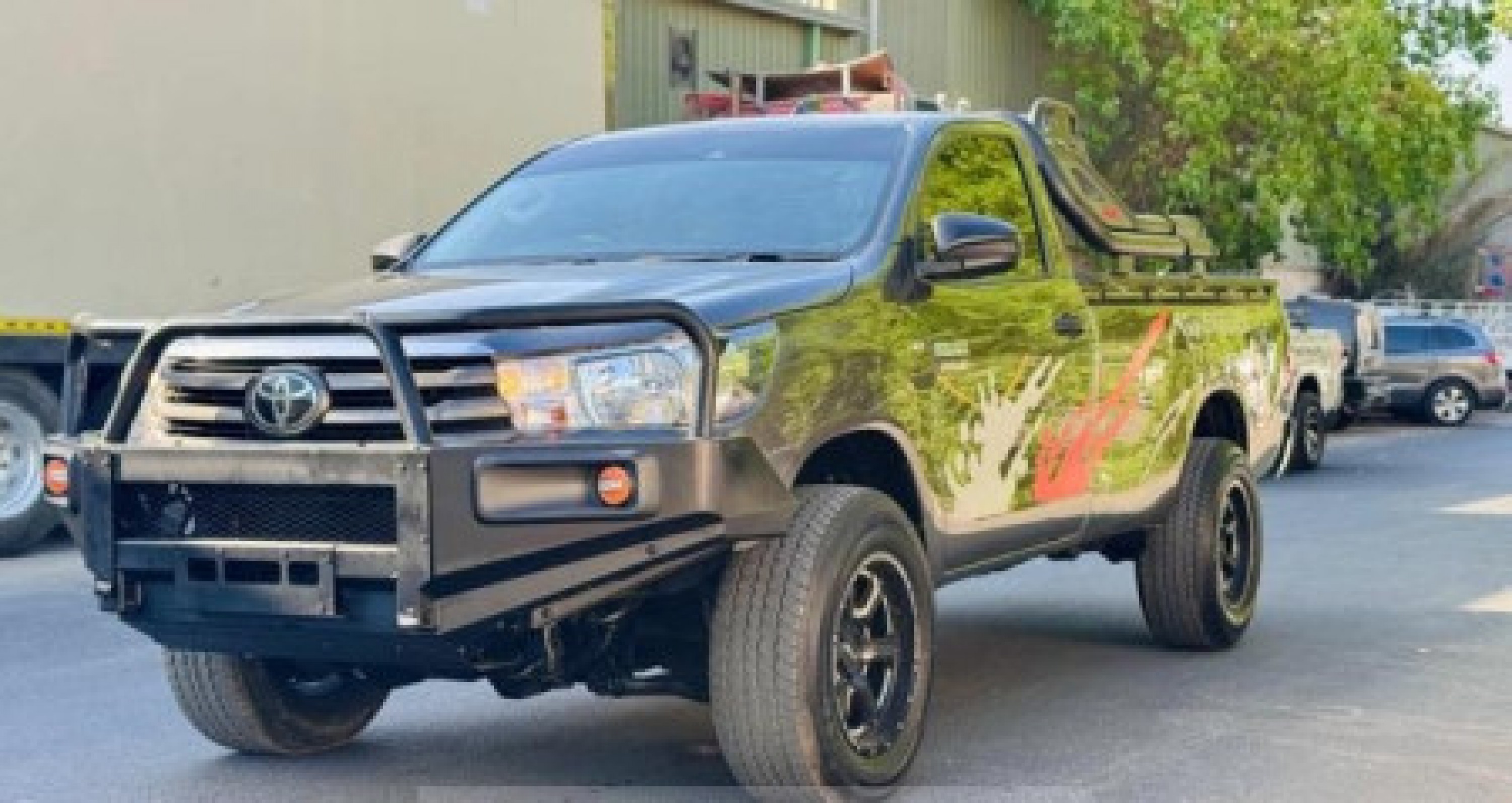 TOYOTA Hilux