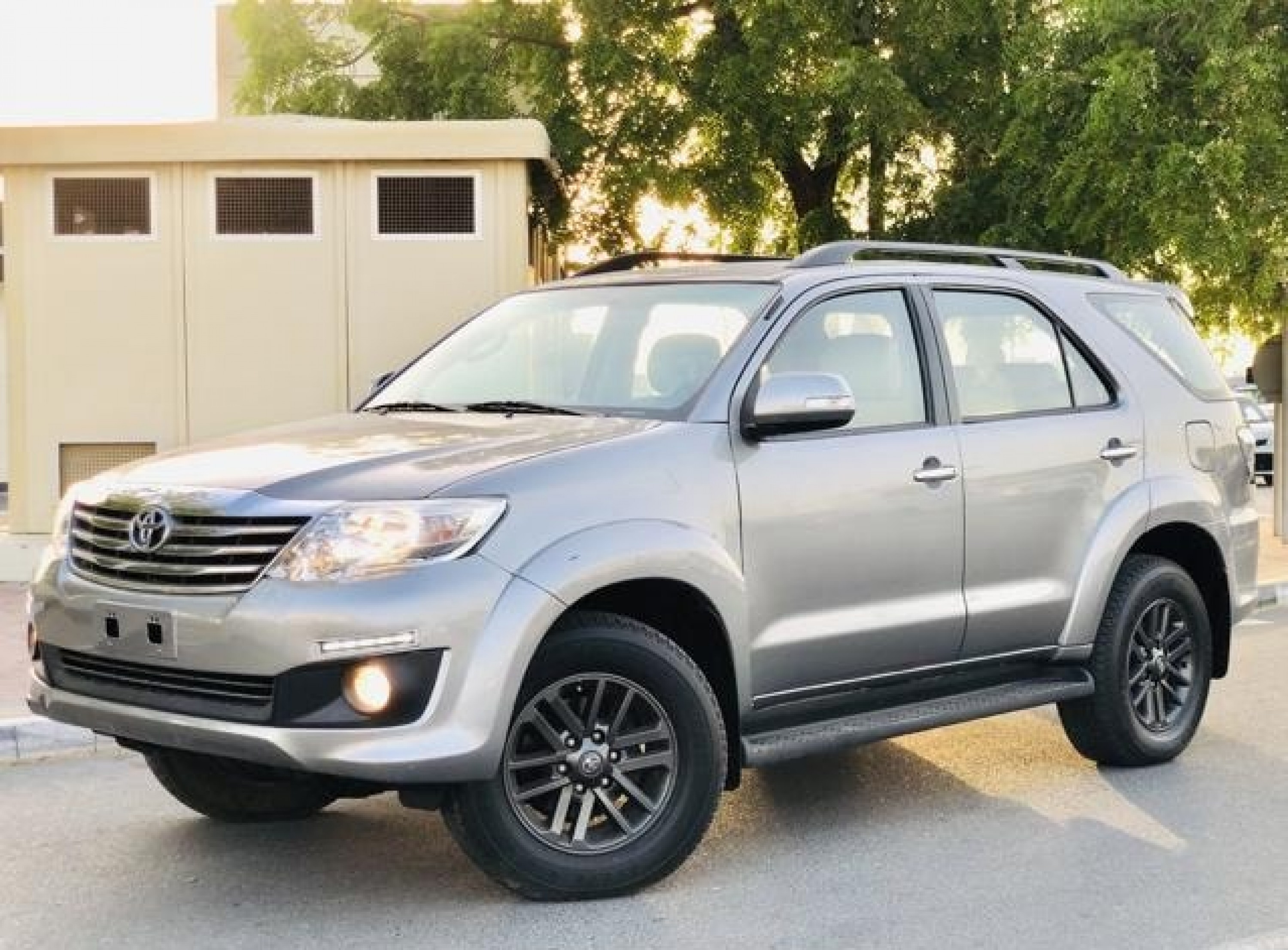 TOYOTA Fortuner