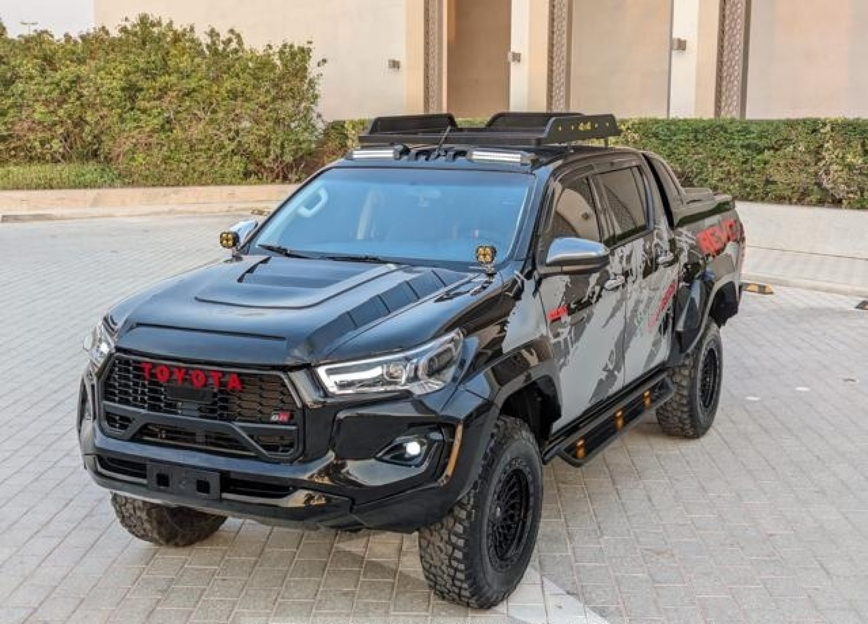 TOYOTA Hilux