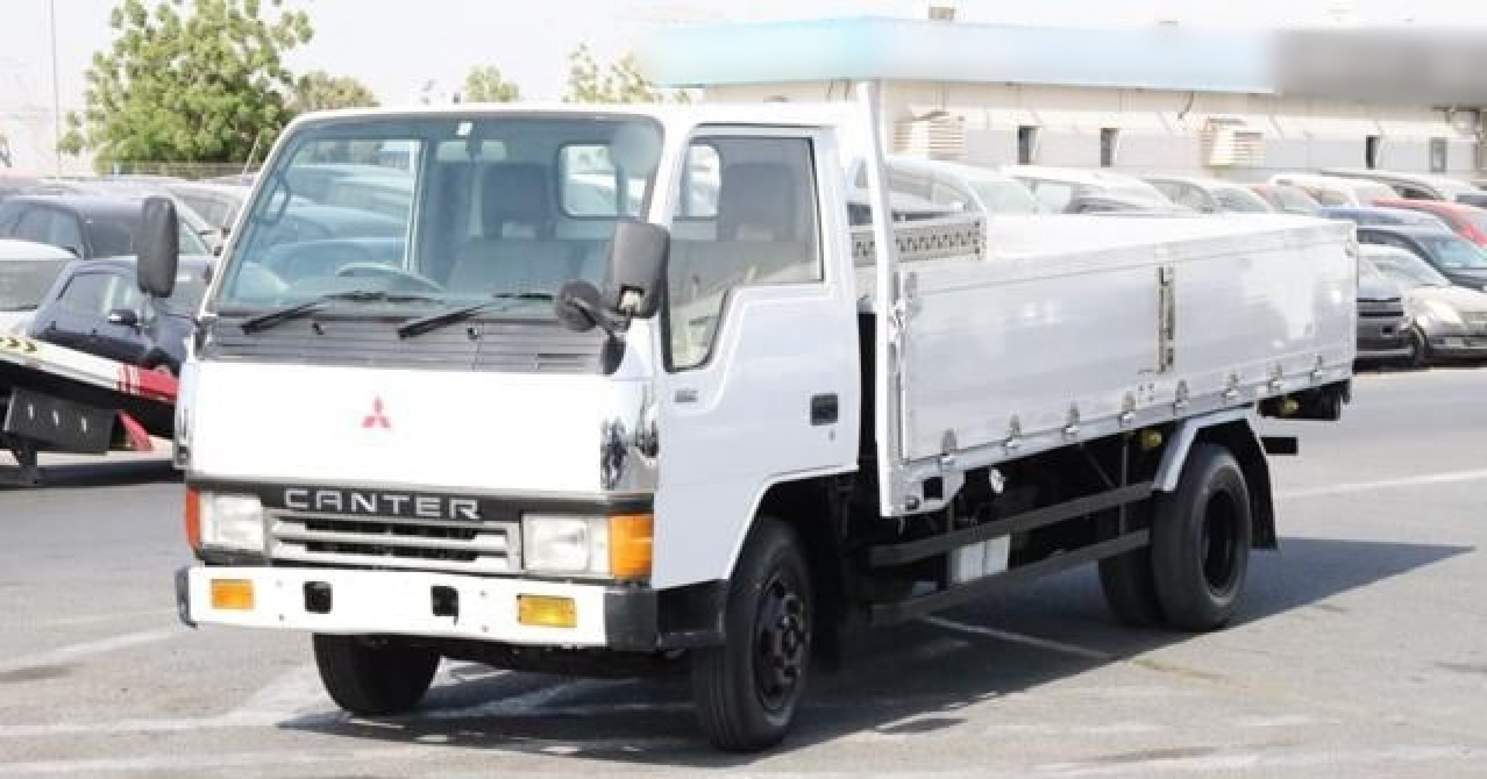MITSUBISHI Canter