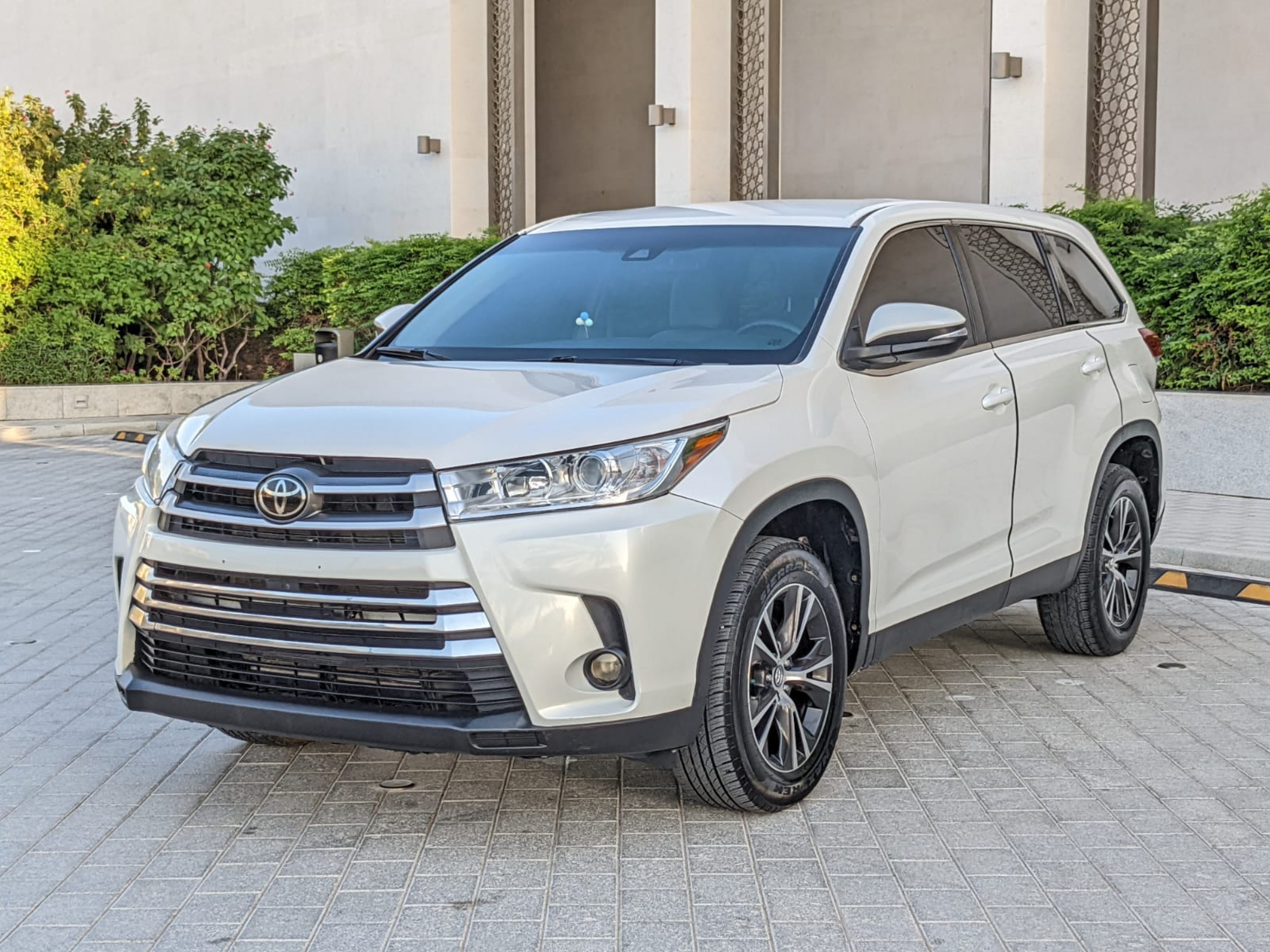 TOYOTA HIGHLANDER