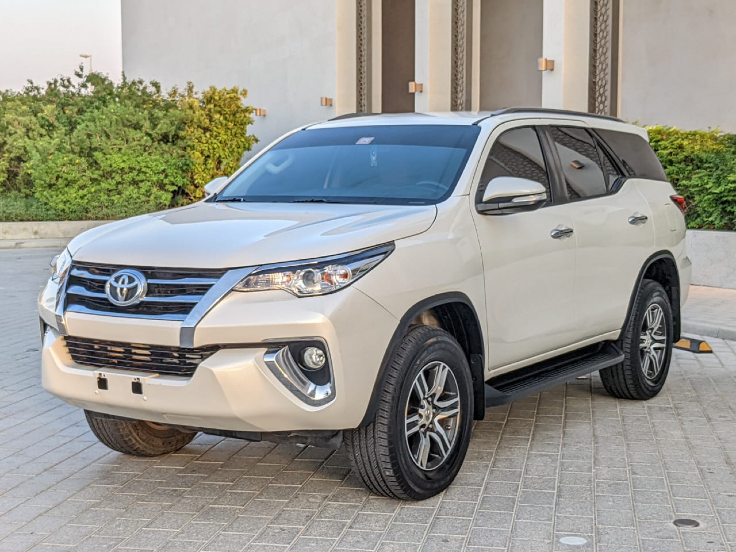 TOYOTA Fortuner