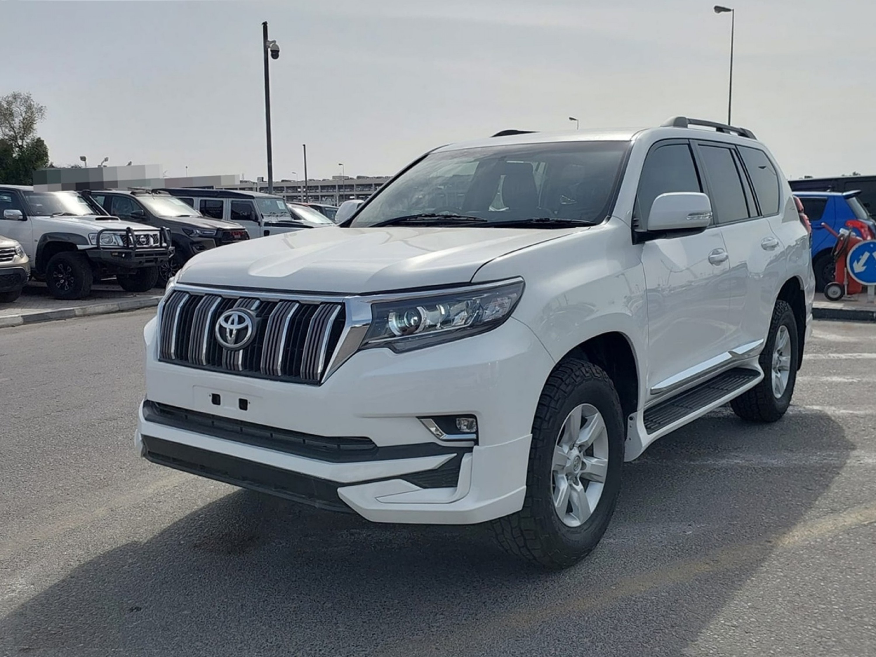 TOYOTA Land Cruiser Prado