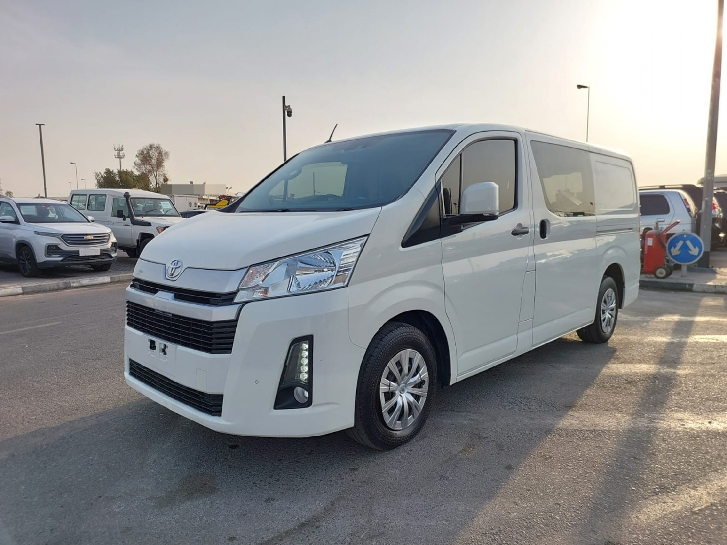 TOYOTA HIACE