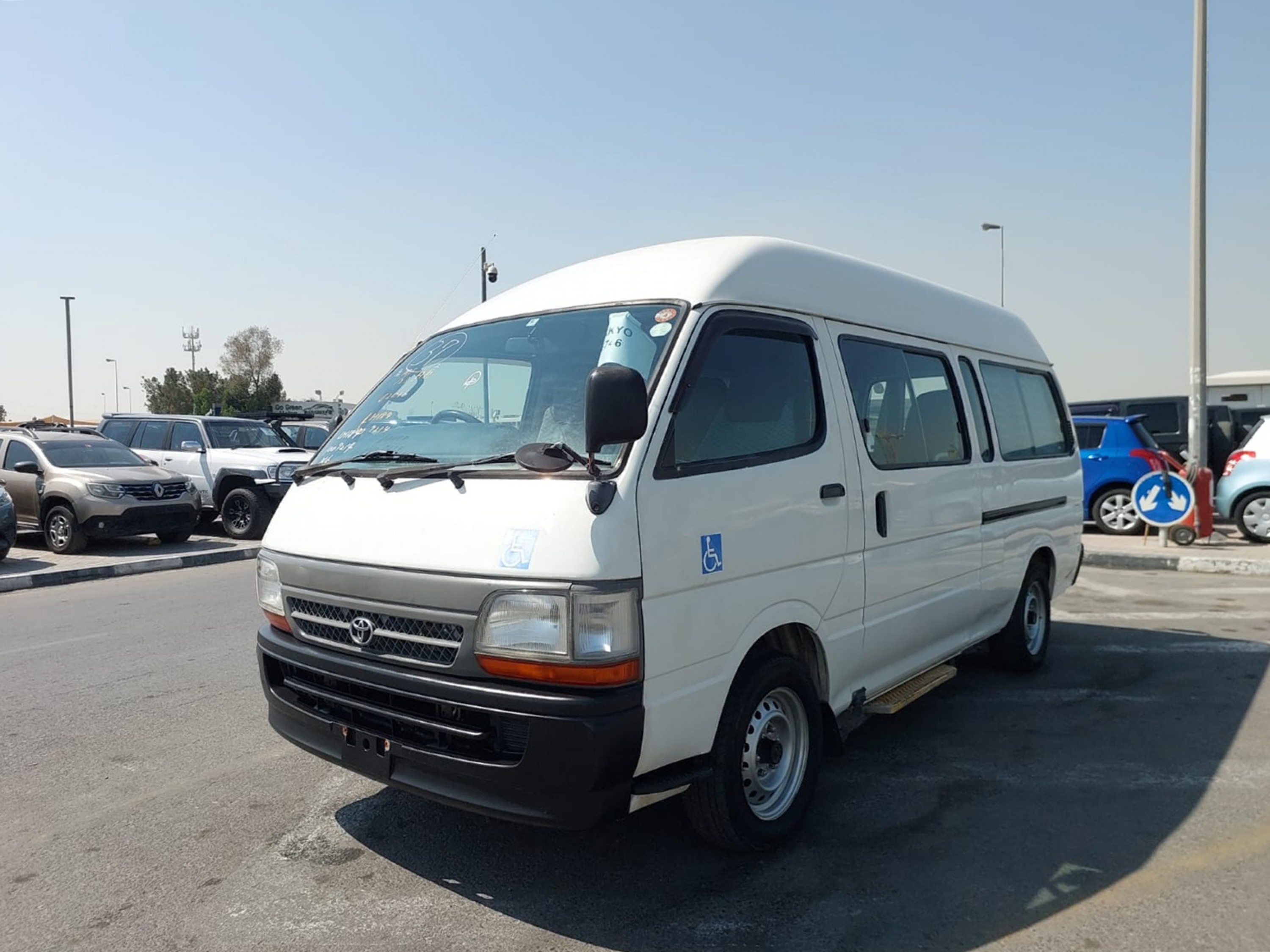 TOYOTA HIACE