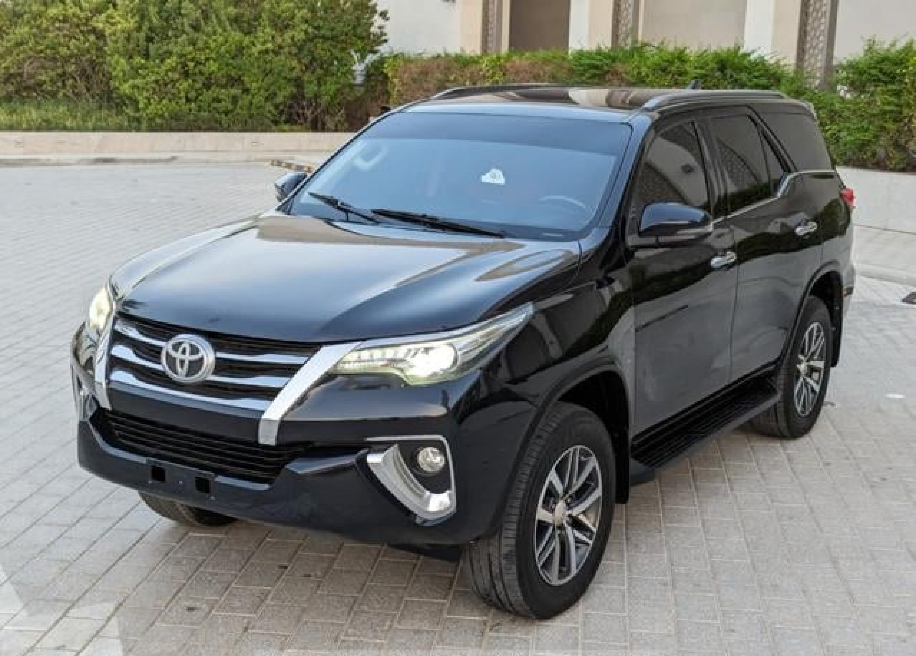 TOYOTA Fortuner