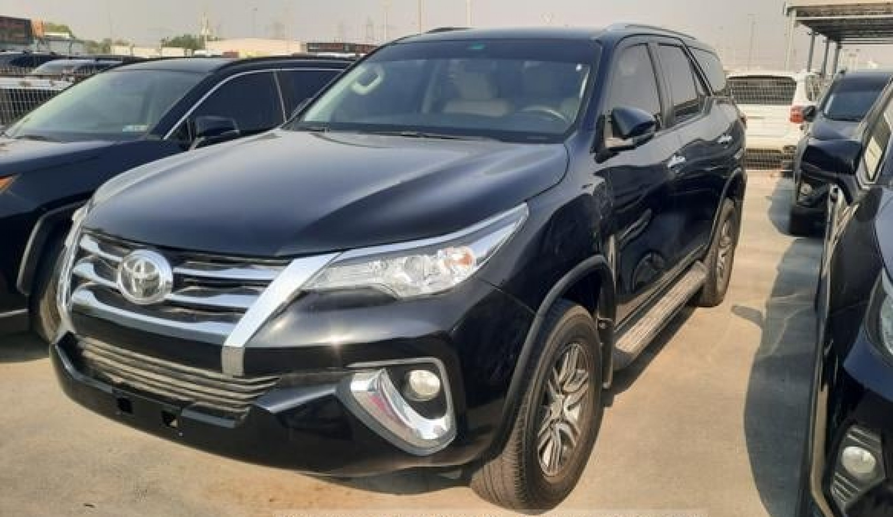 TOYOTA Fortuner