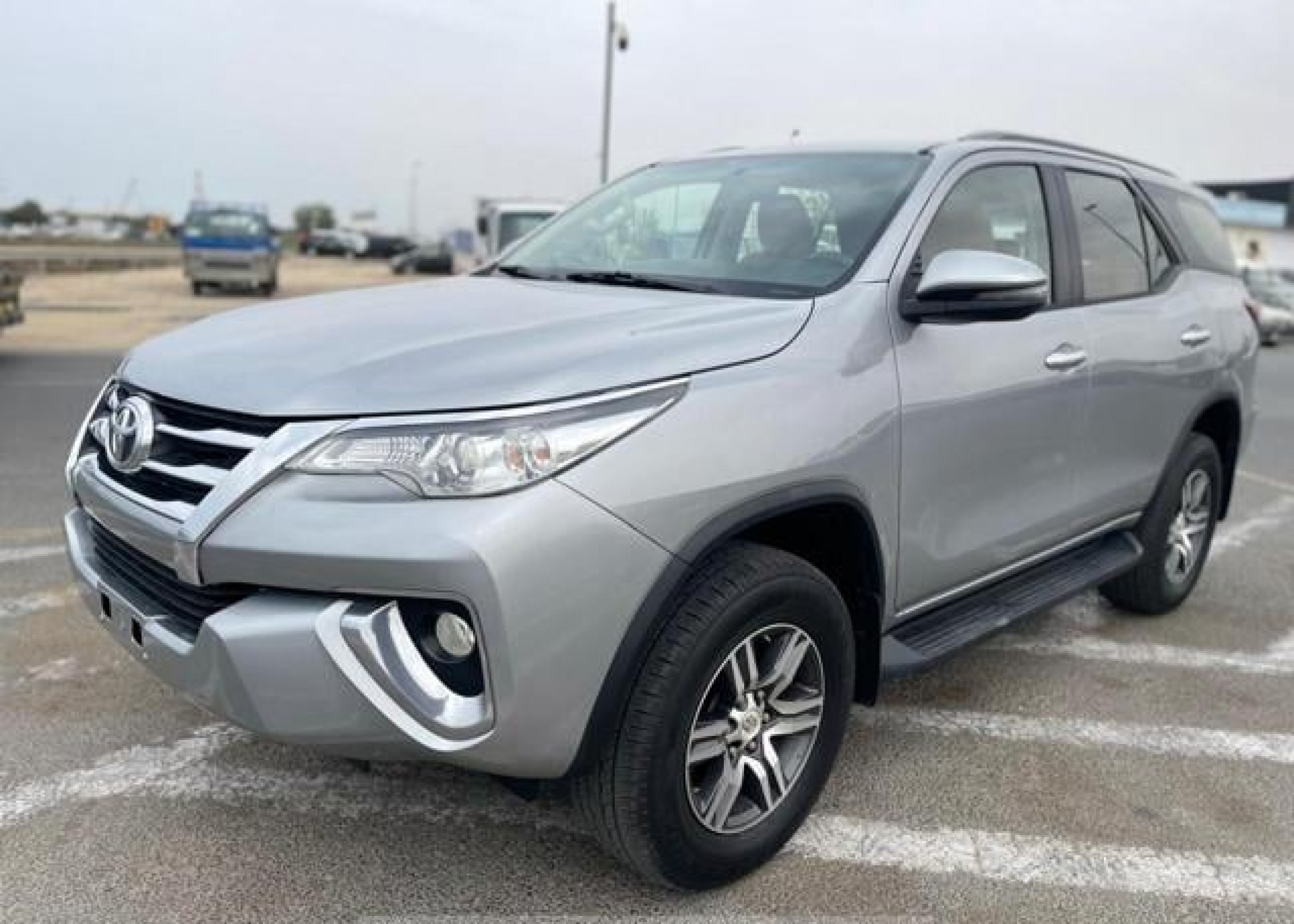 TOYOTA Fortuner