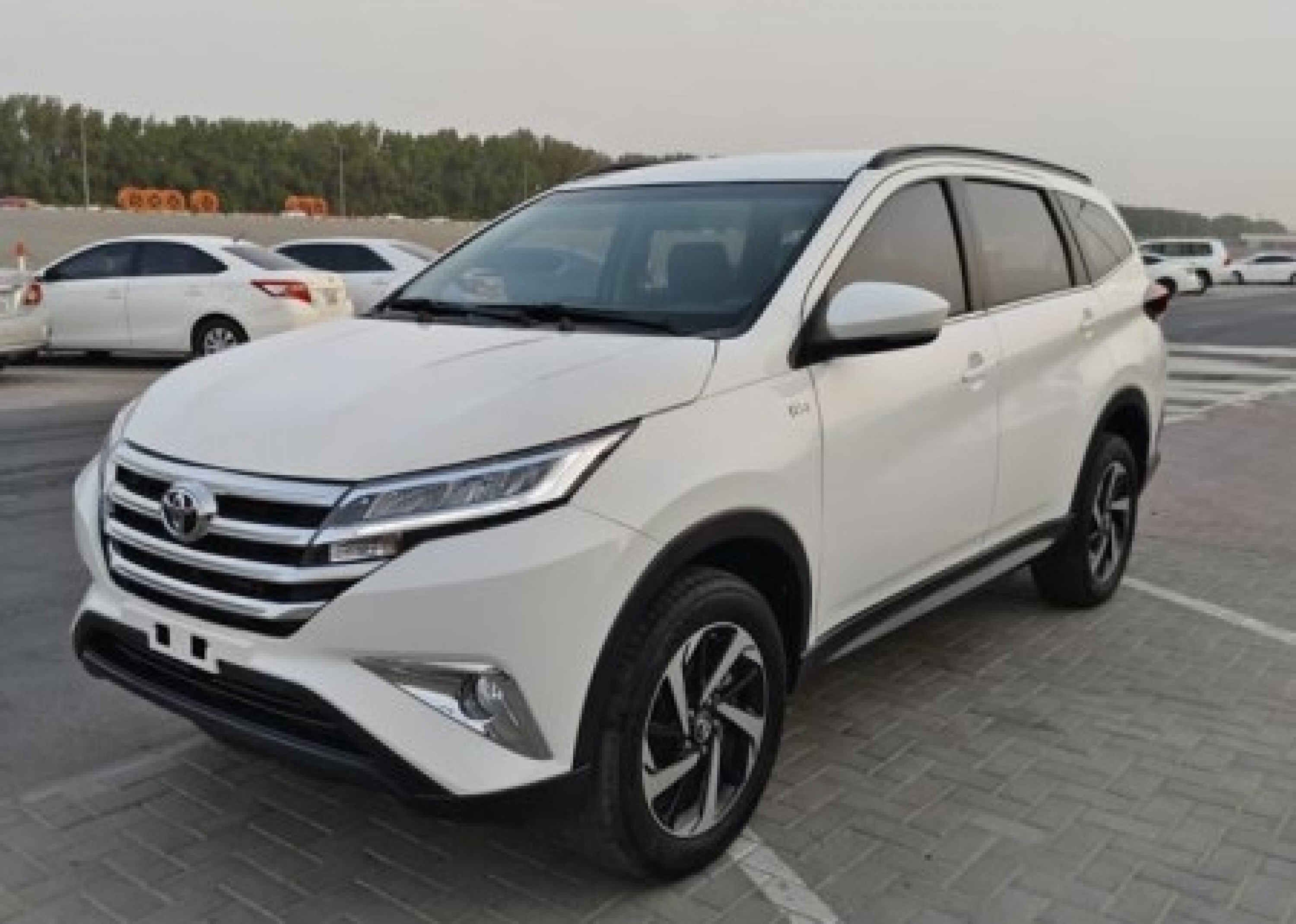 TOYOTA RUSH