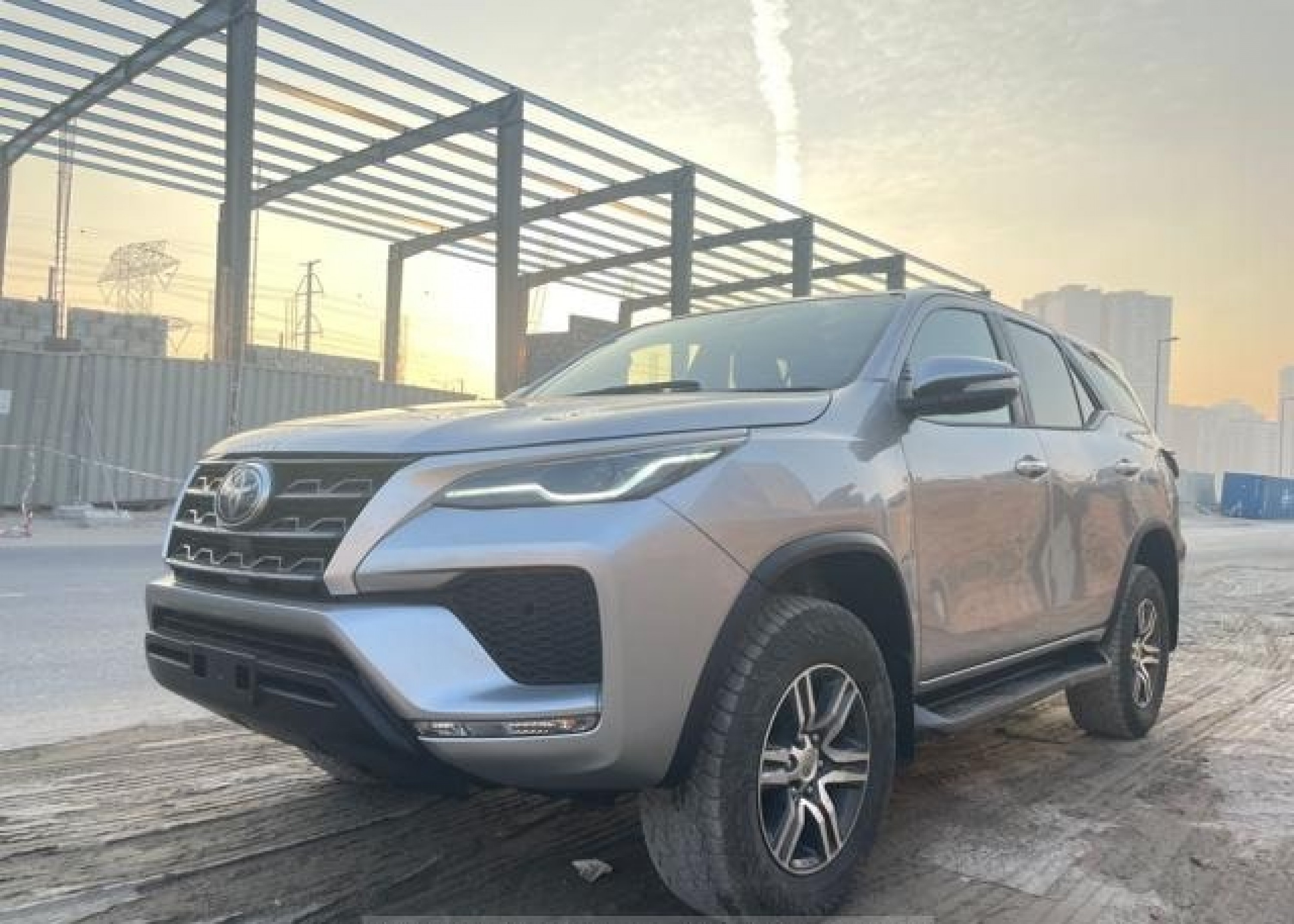 TOYOTA Fortuner