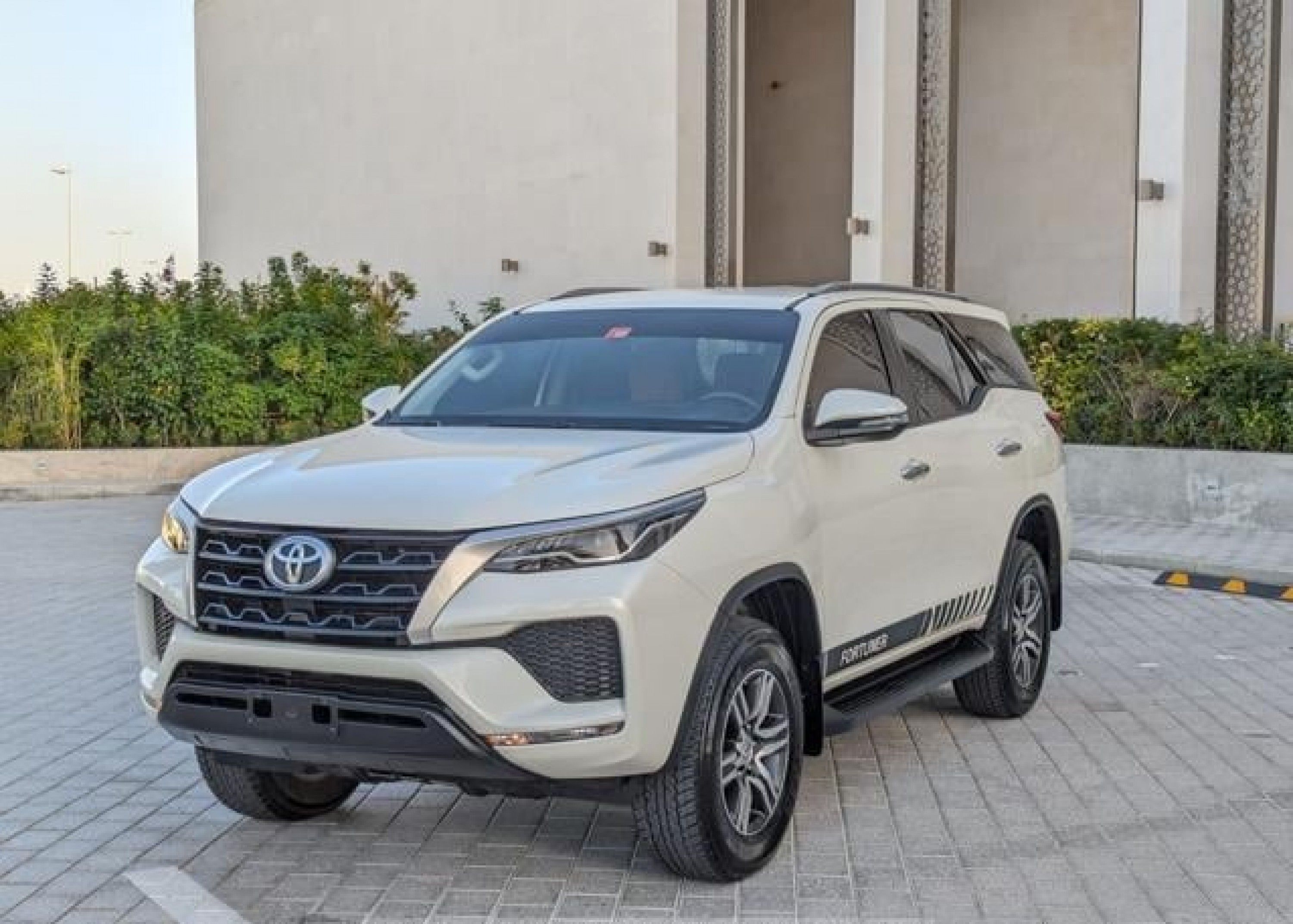 TOYOTA Fortuner