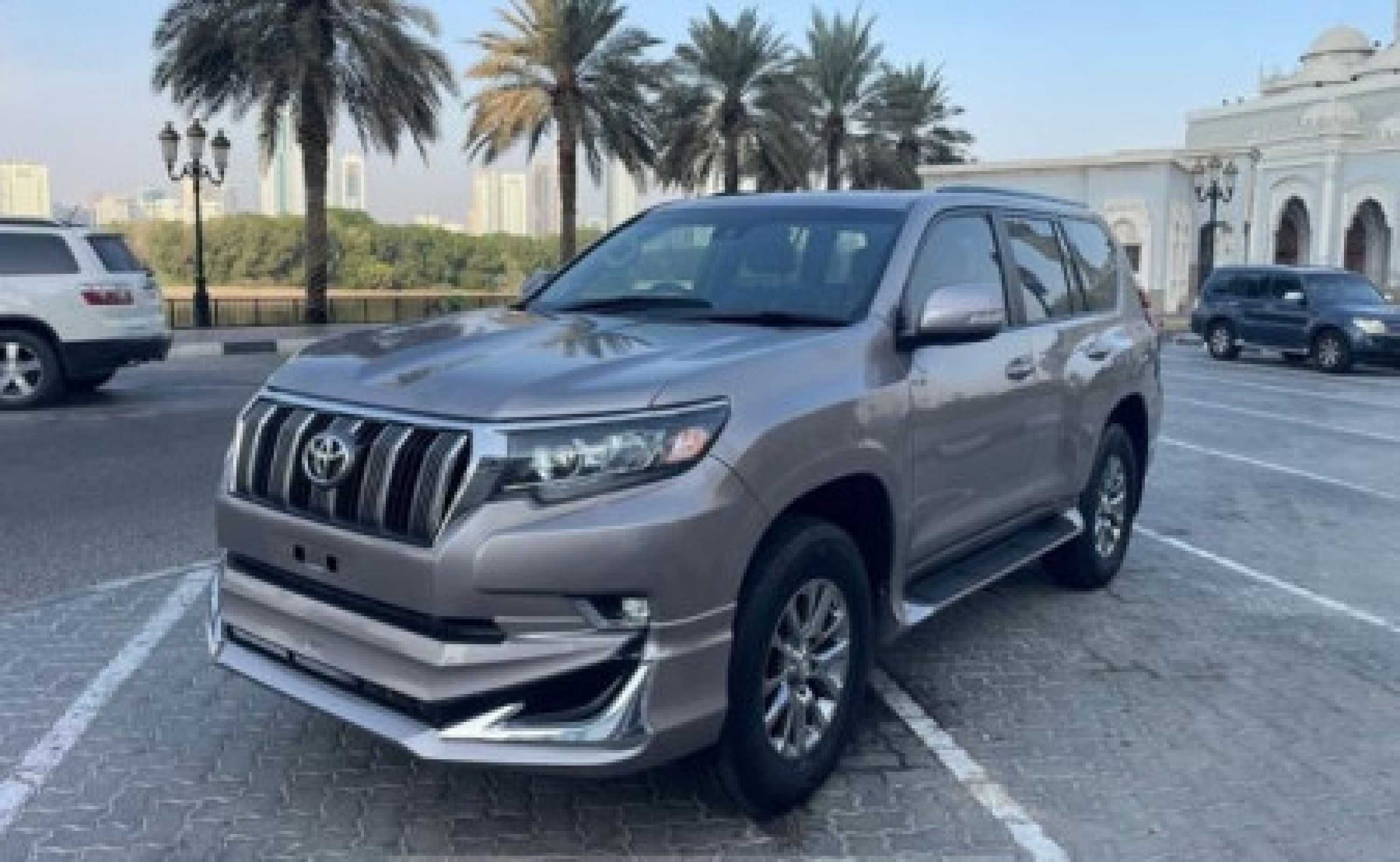 TOYOTA Land Cruiser Prado