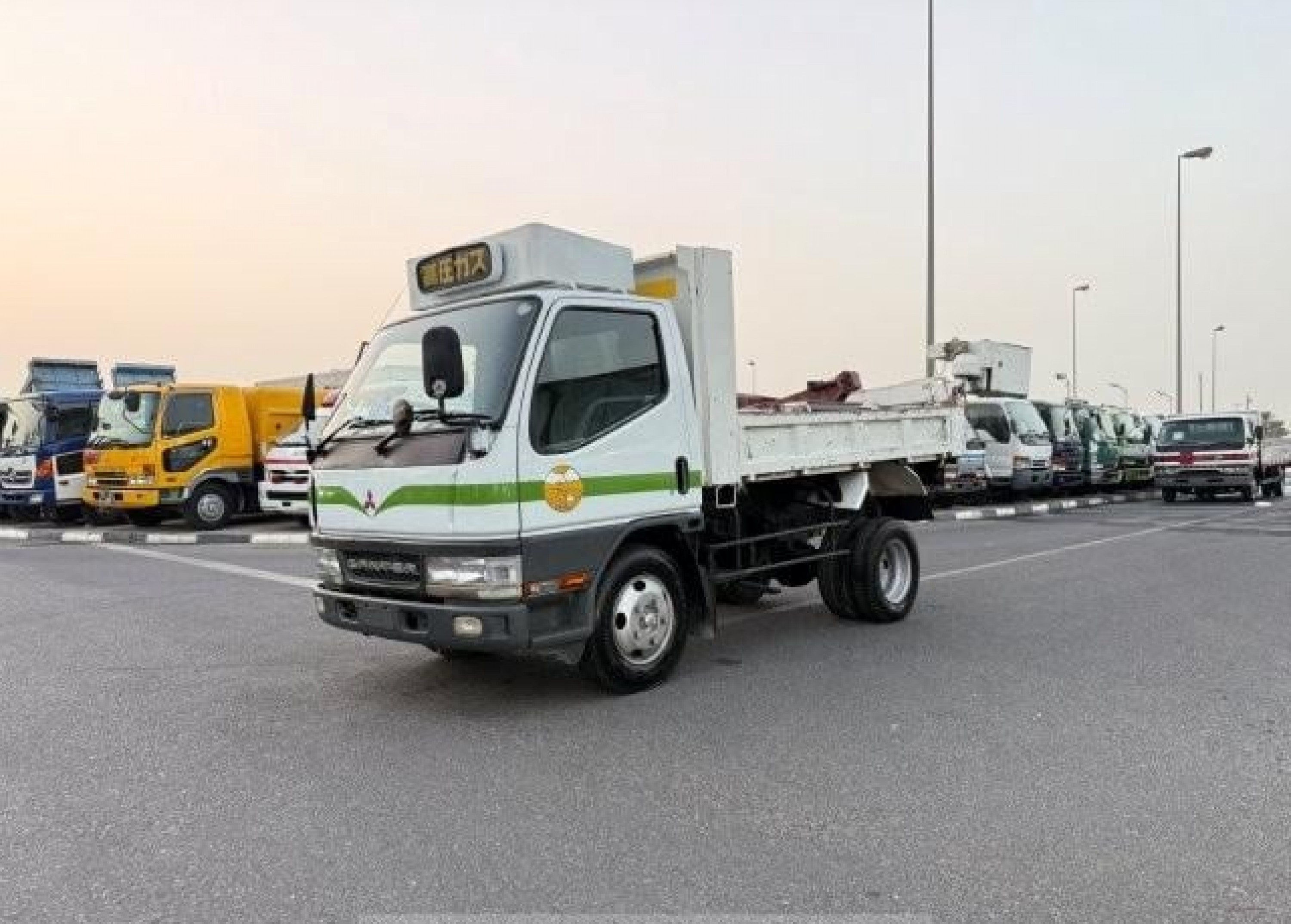 MITSUBISHI Canter