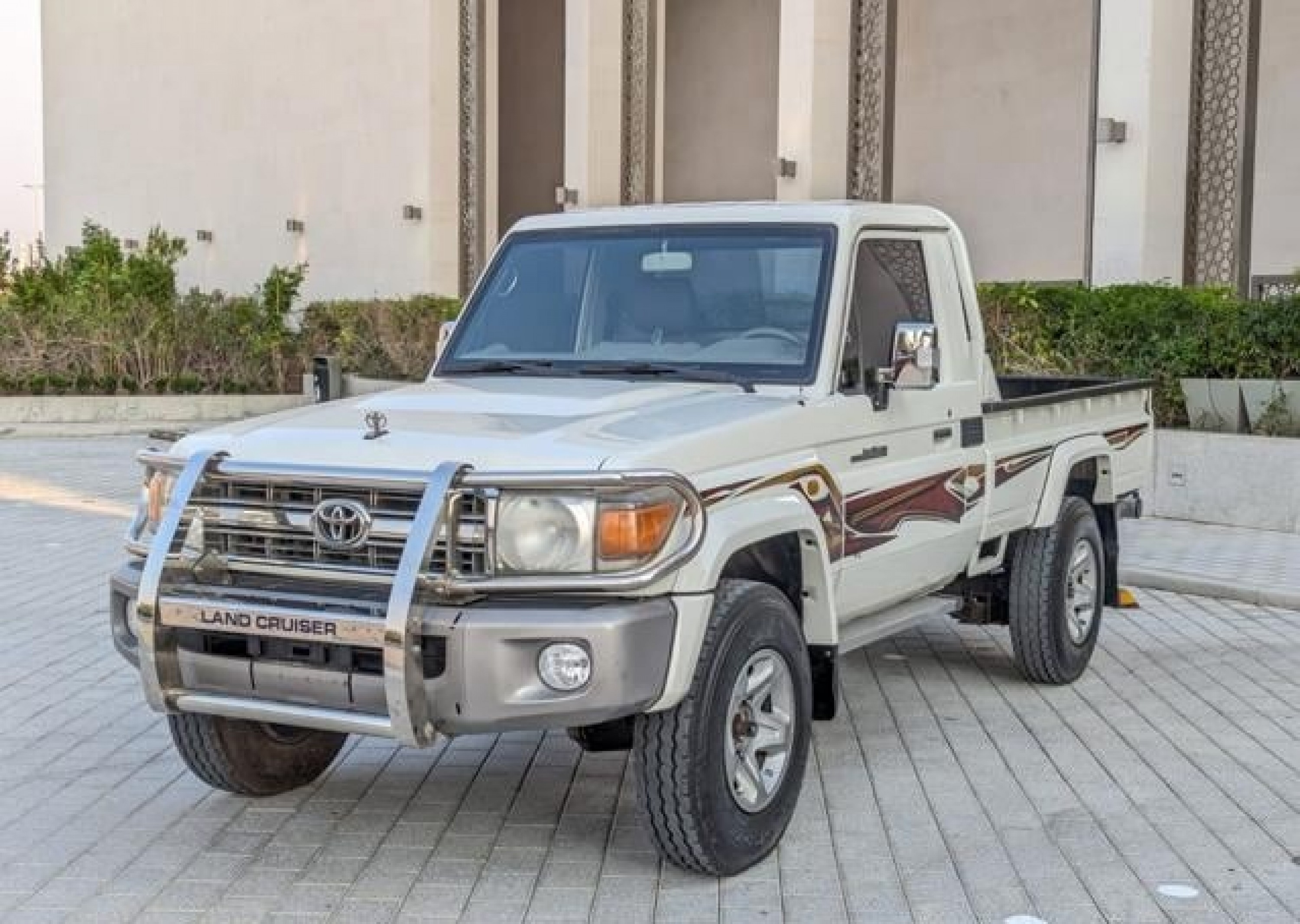 TOYOTA Land Cruiser
