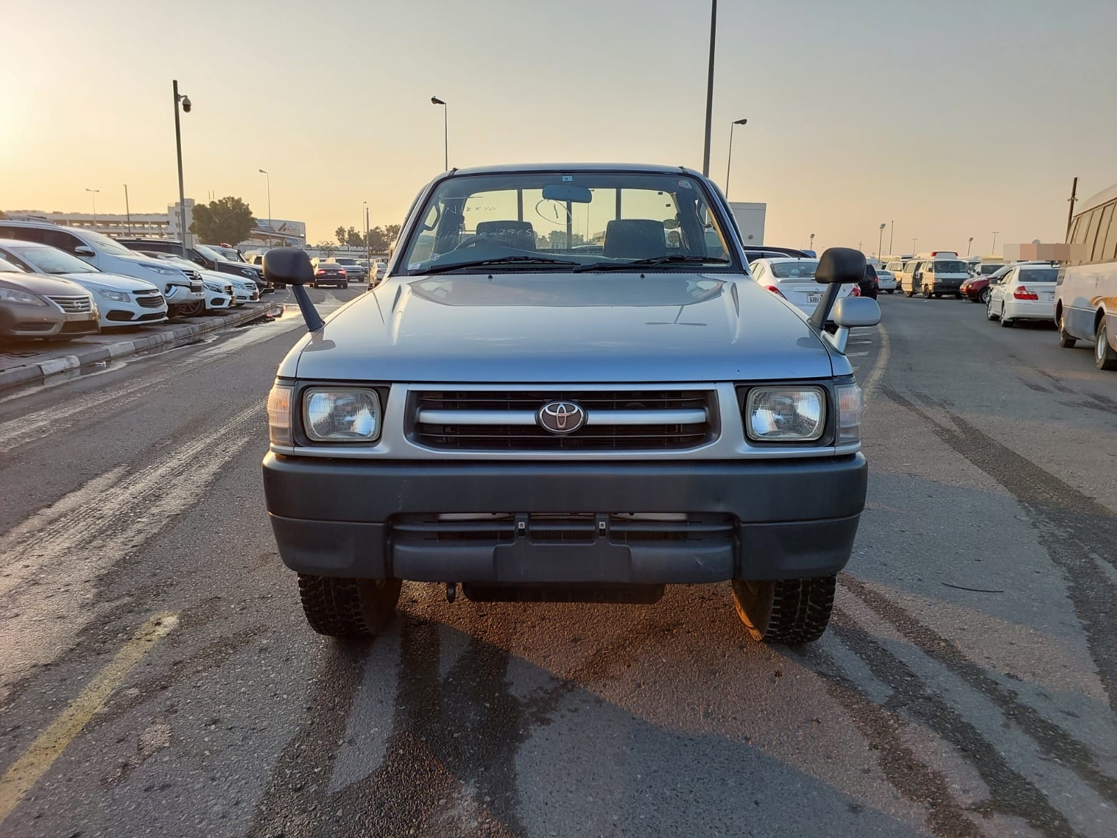 9150 TOYOTA HILUX M/T 3.0 4WD GRAY