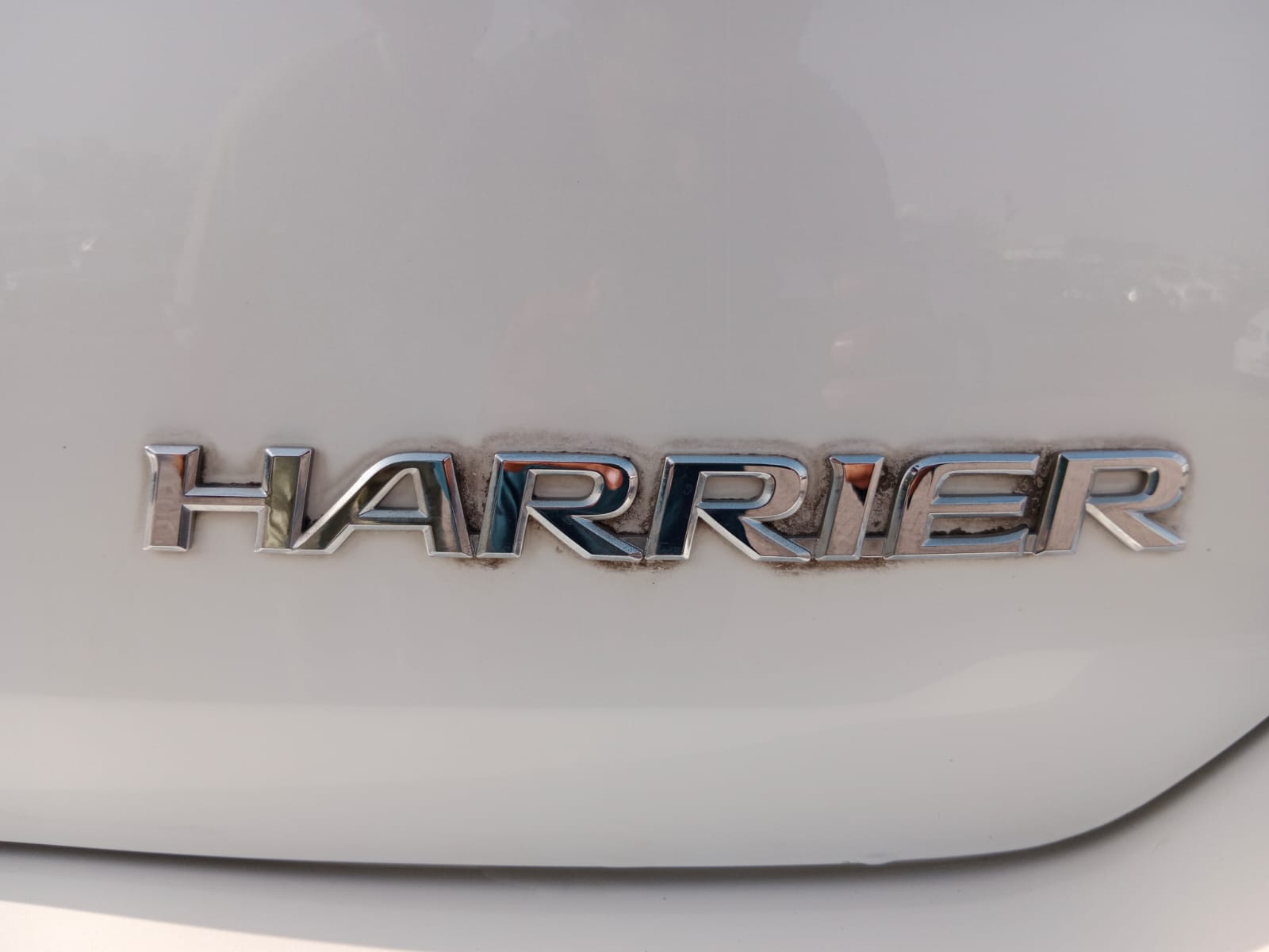 4568  TOYOTA HARRIER  2.4 A/T WHITE