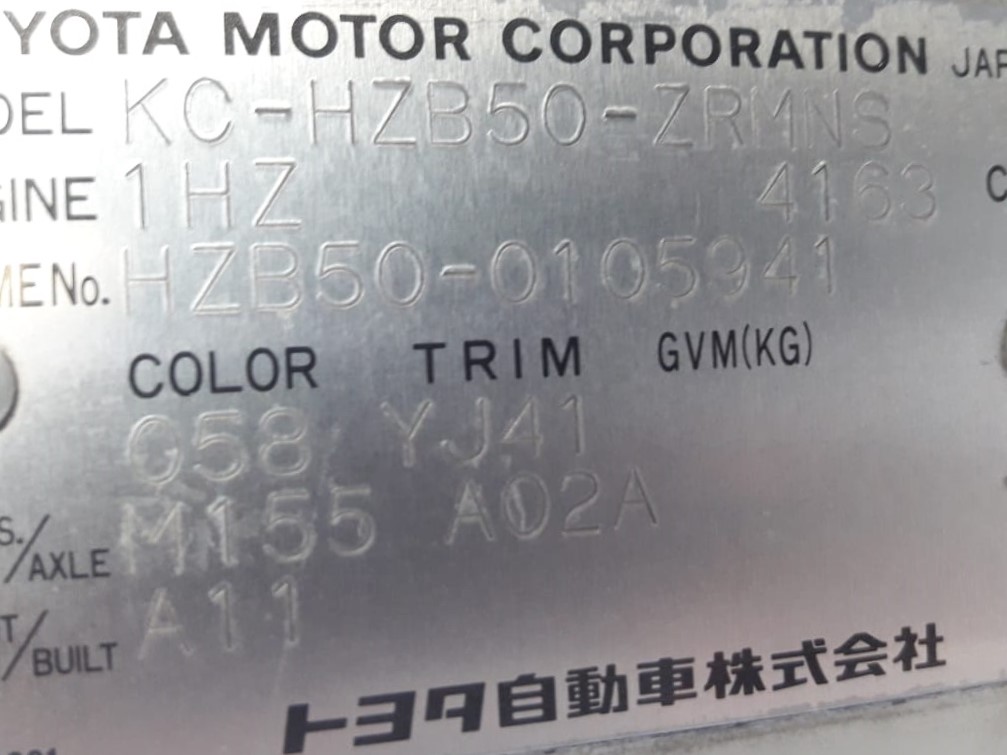 5941 - Toyota coaster bus 4.2 MT  White pink blue