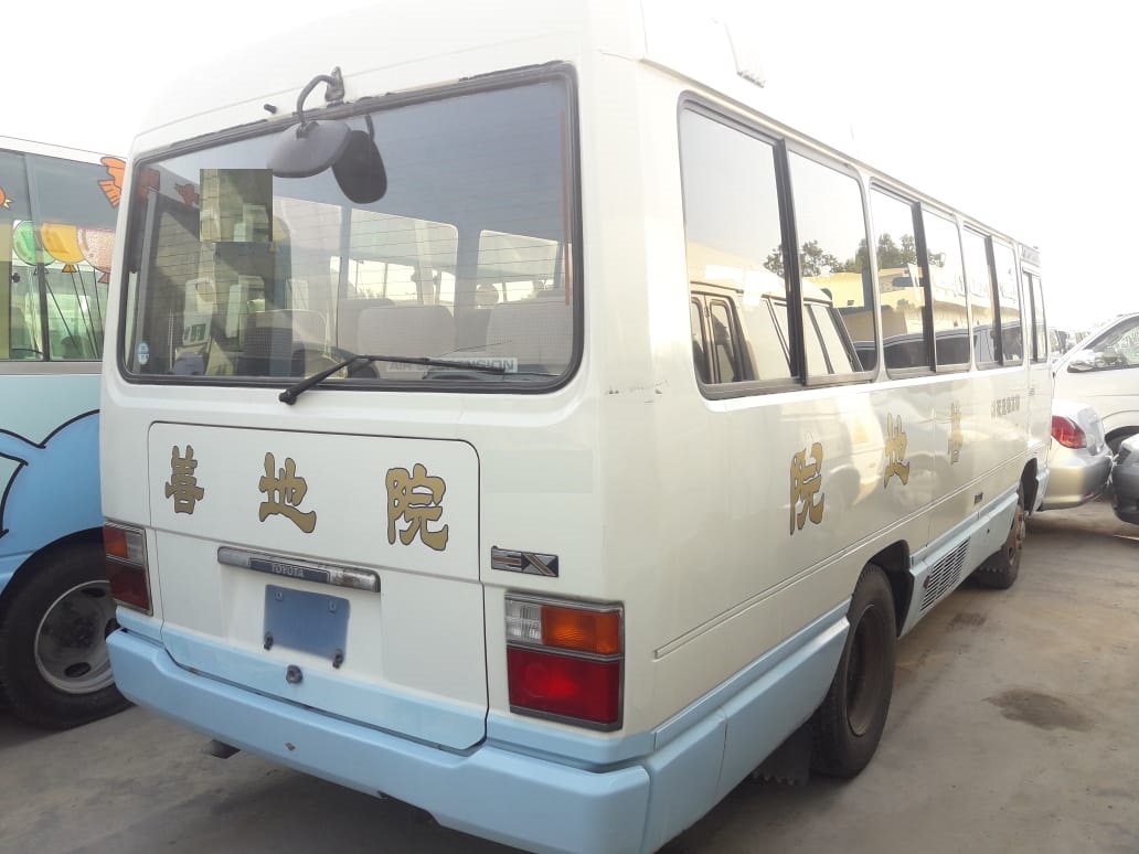 376 - Toyota coaster bus 3.7 MT White & blue
