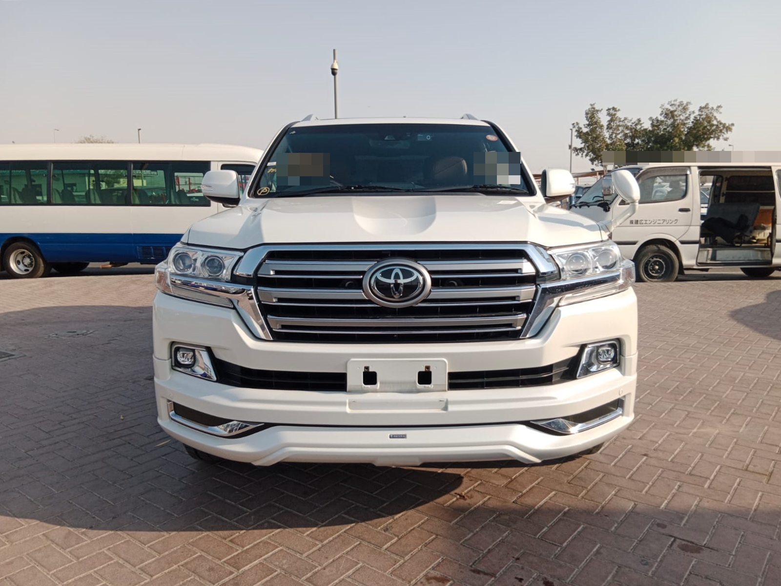 5665 TOYOTA  LAND CRUISER (ZX) 4.6 A/T 4WD PEARL WHITE