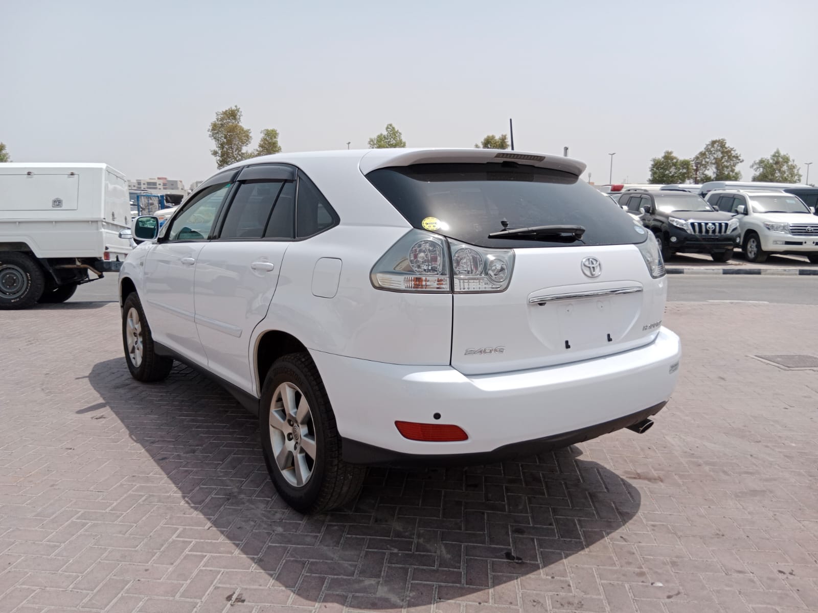 3830  TOYOTA HARRIER A/T 2.4 WHITE