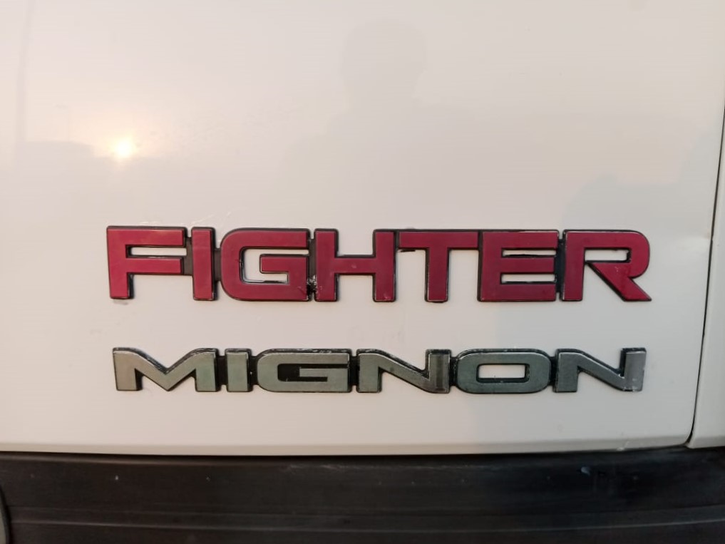 0576-MITSUBISHI FIGHTER MIGNON TRUCK 6.6 MT WHITE
