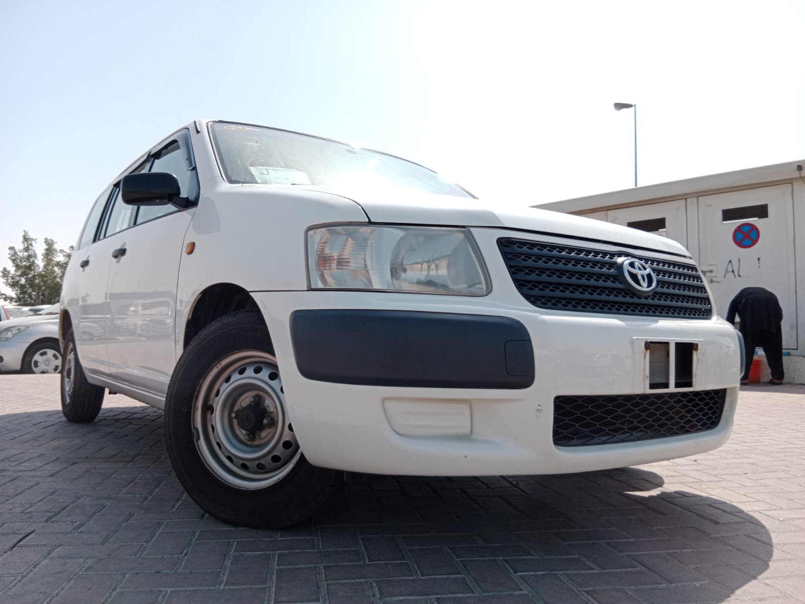 8373  TOYOTA SUCCEED 1.5  WHITE
