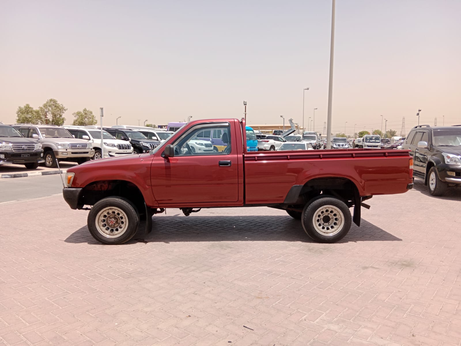 1388 TOYOTA HILUX PICK UP 2.8  RED