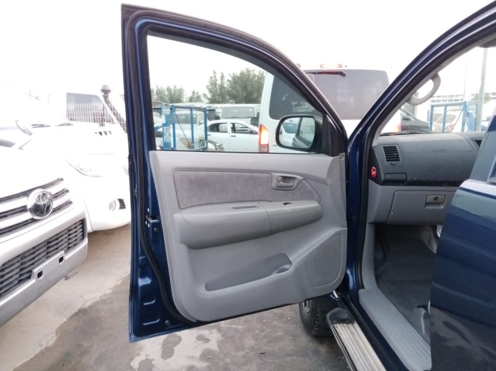 1103-TOYOTA HILUX PICK UP 4.0 AT BLUE