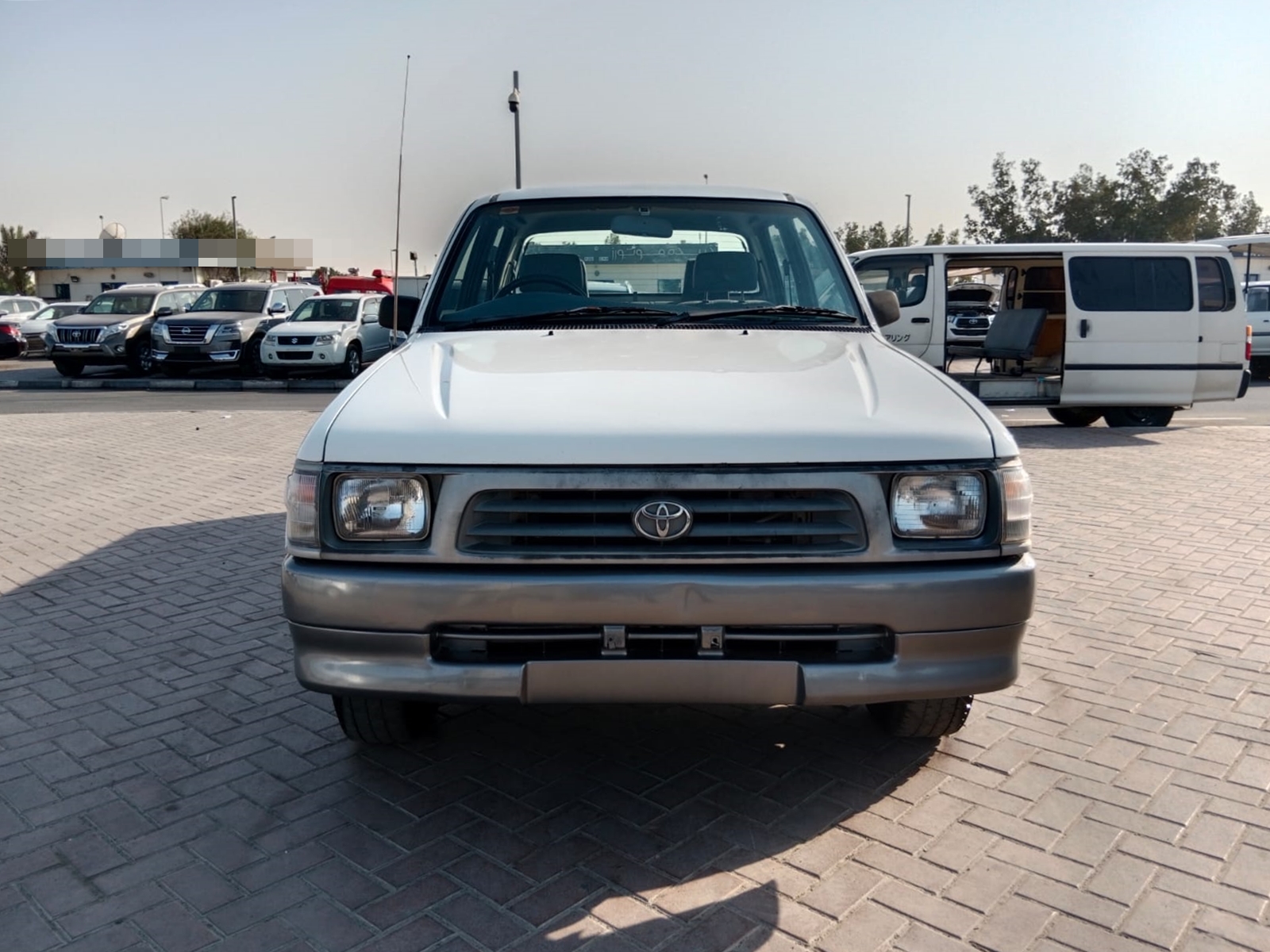 5487  TOYOTA HILUX 3.0 M/T 2 WD WHITE